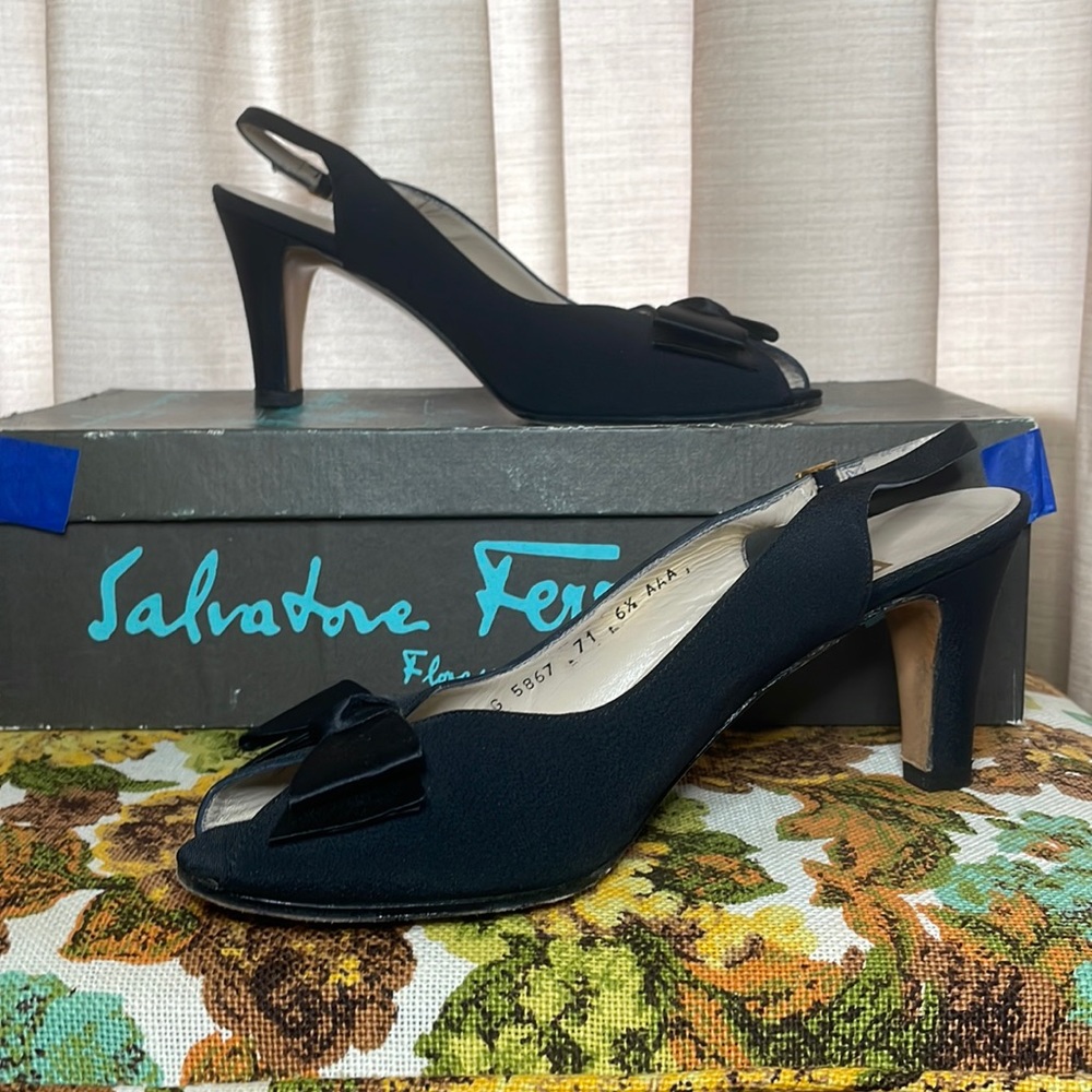 30%OFF!!Salvatore Ferragamo slingback heels silk toe bow Italian leather vintage